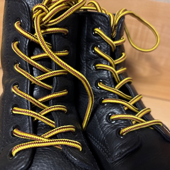 Dr. Marten's Leyton Women Black Boots, Size 7 - Picture 4 of 5